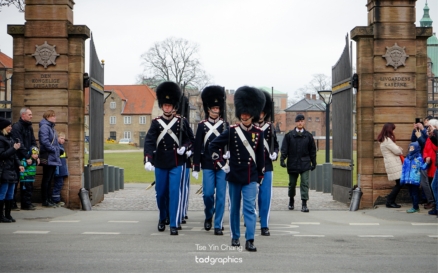 Everyday a new group of guards marches from Rosenborg Castle to the Queen’s palace to relieve those who are stationed there