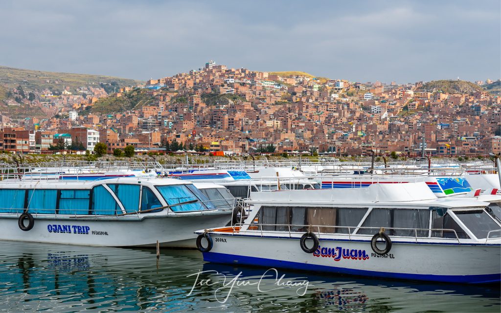 The town of Puno is located at the edge of Lake Titicaca