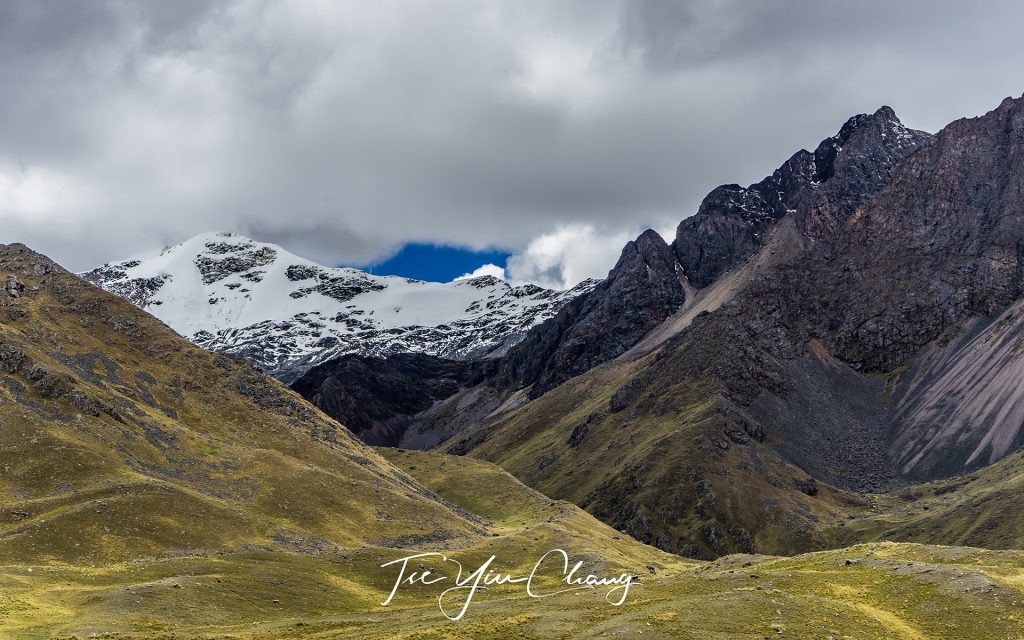 Spectacular snow-capped mountains at La Raya. This cold and remote village is the highest point of the Lake Titicaca-Cusco route which is located at 4,319 metres above sea level